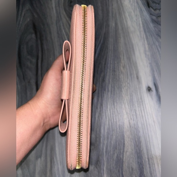 Prada Saffiano Pink Bow Zippy long wallet in Box - Picture 10 of 11